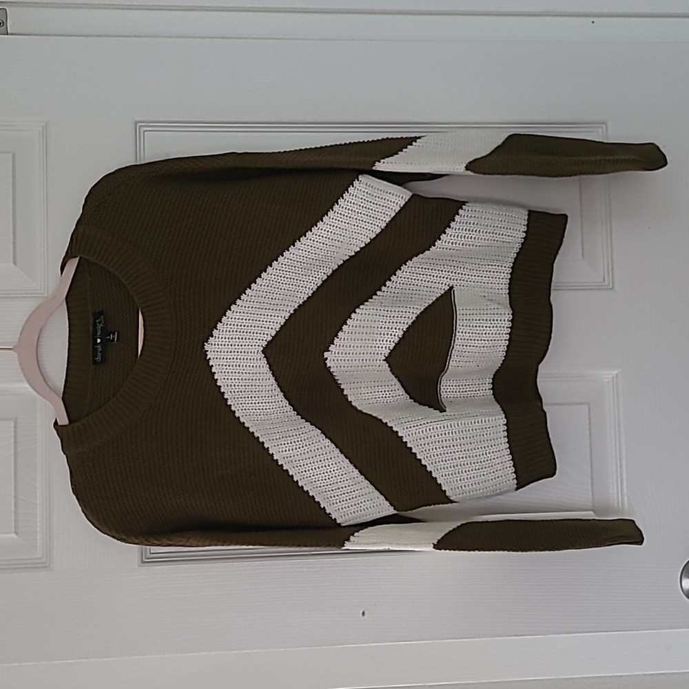 Derek heart sweater